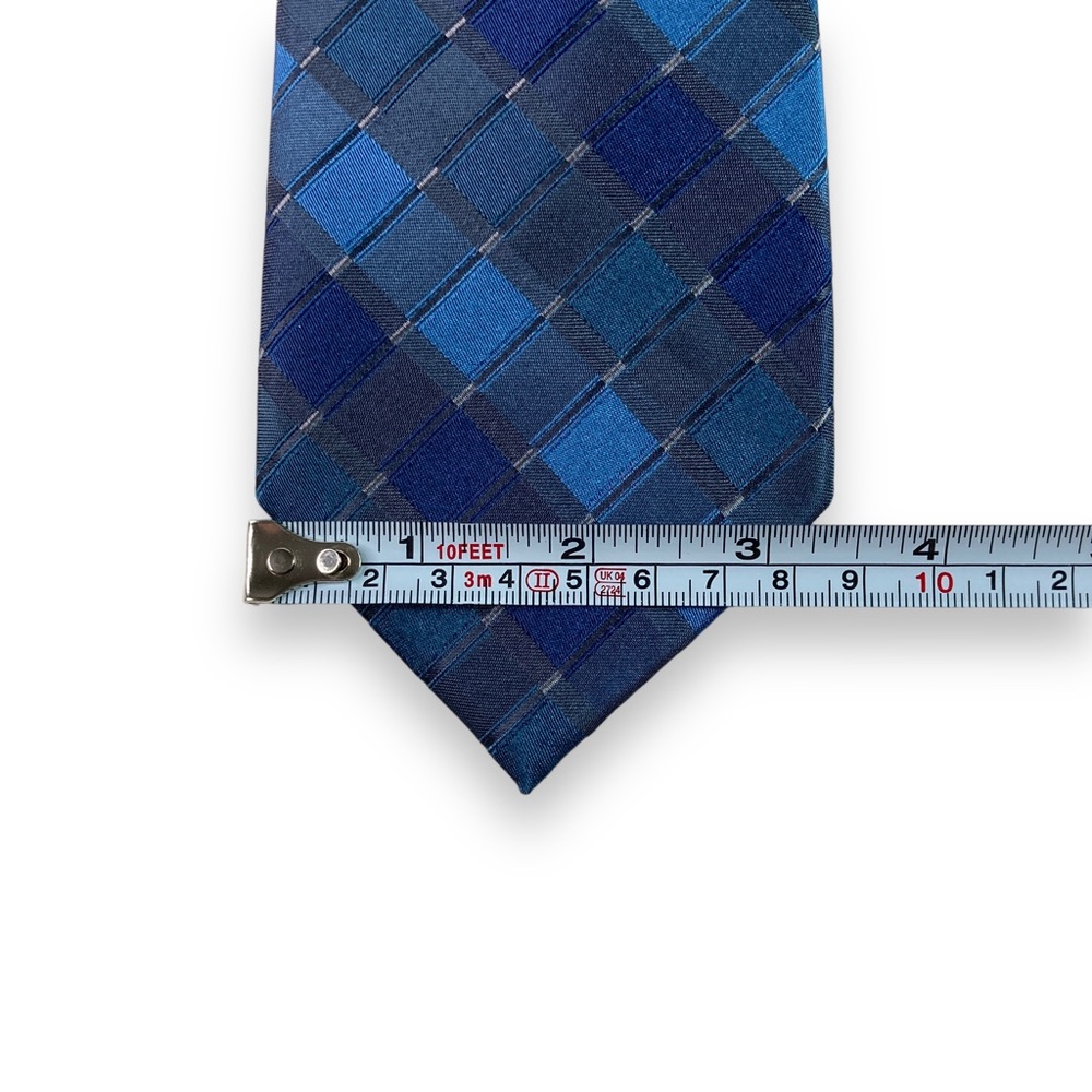 Van Heusen Men's Tie Necktie 100% Silk Navy Blue Shades Geometric Squares 3.3x57 - Picture 4 of 9